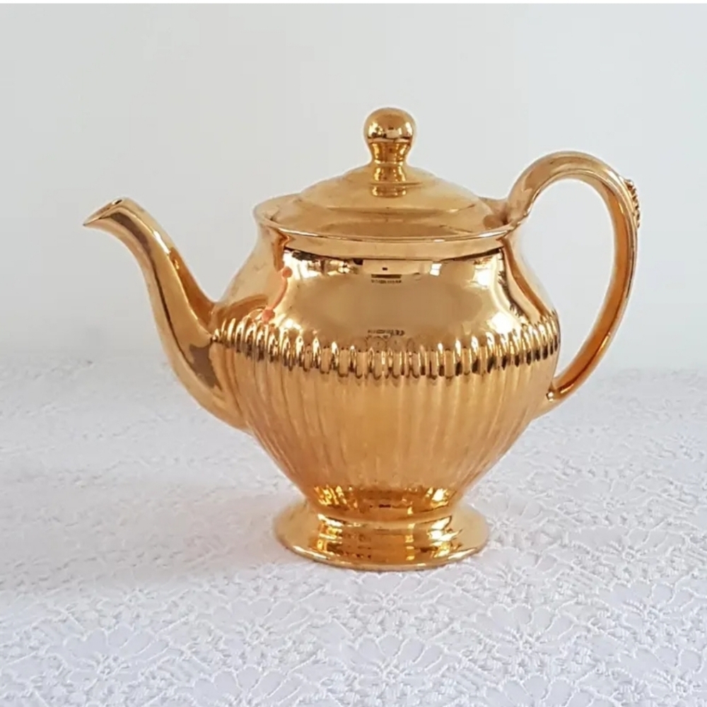 Royal Winton Golden Age Teapot Gold Lustre Ribbed England